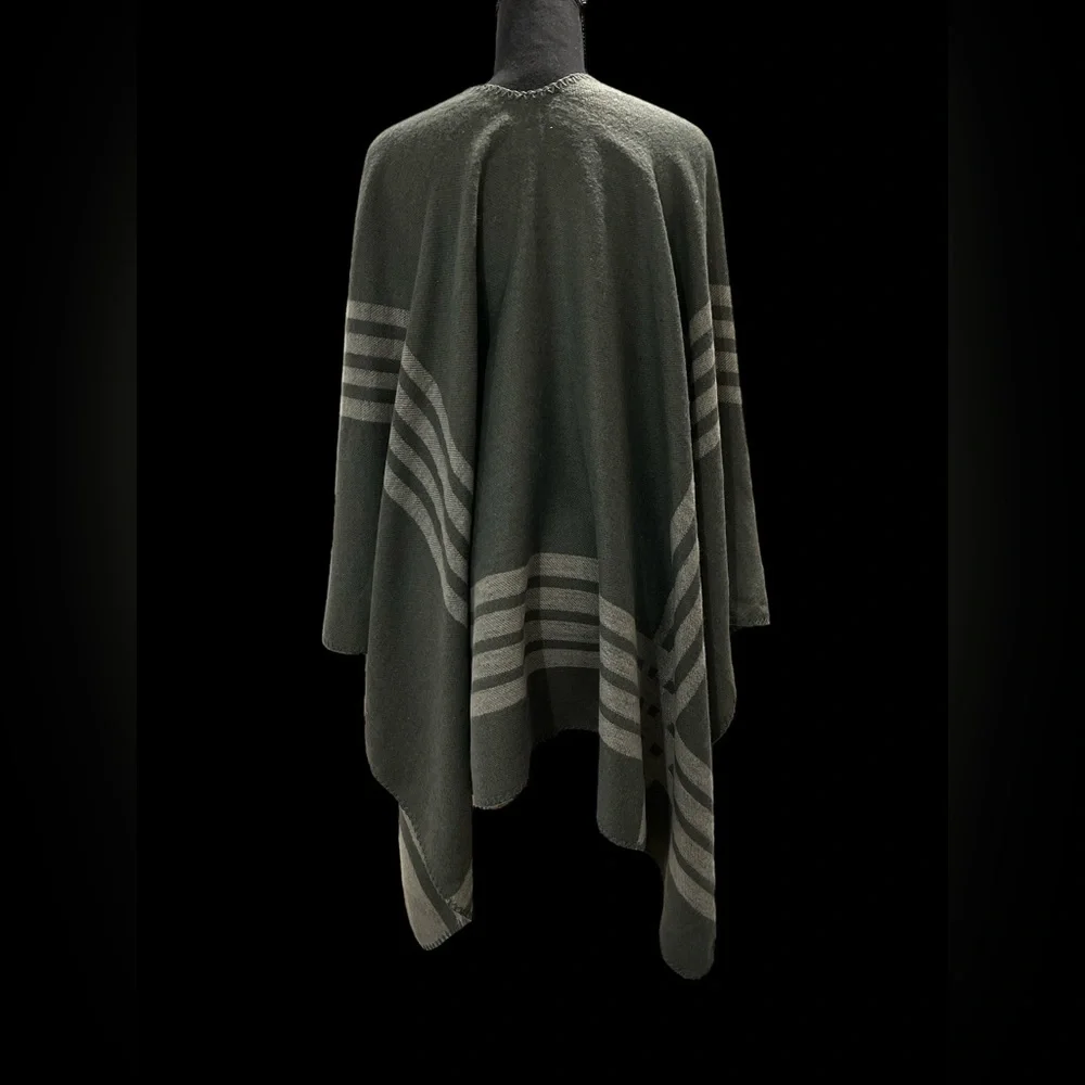 BB Dakota Grey Striped Poncho Cardigan Oversized‎